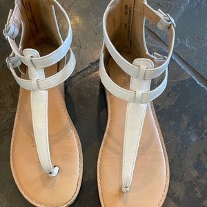 Youth girl size 4 white gladiator sandals EUC.